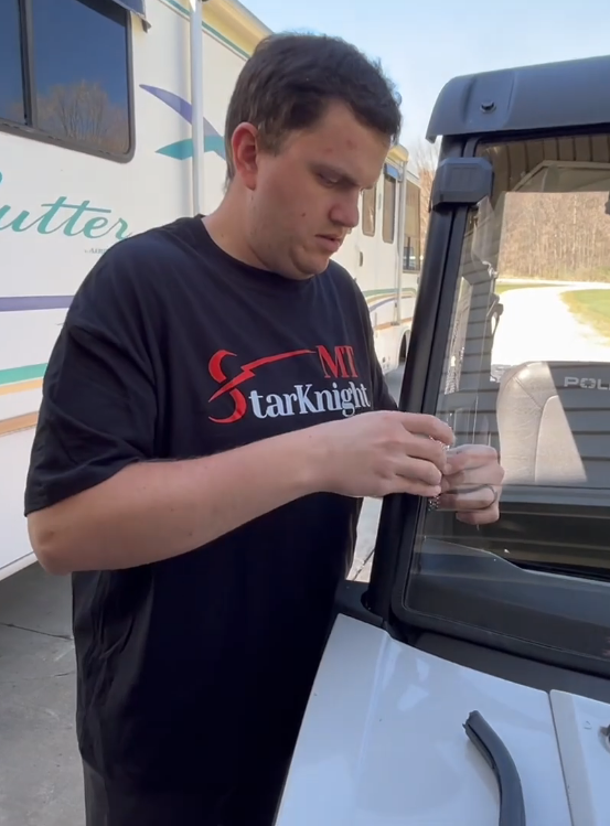 matt-diy Install StarknightMT UTV windshield