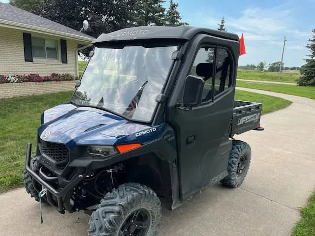 UForce 600 front windshield right side view